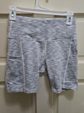 High-Rise Heathered Gray Bike Fitness Stretch Shorts with Side Pockets